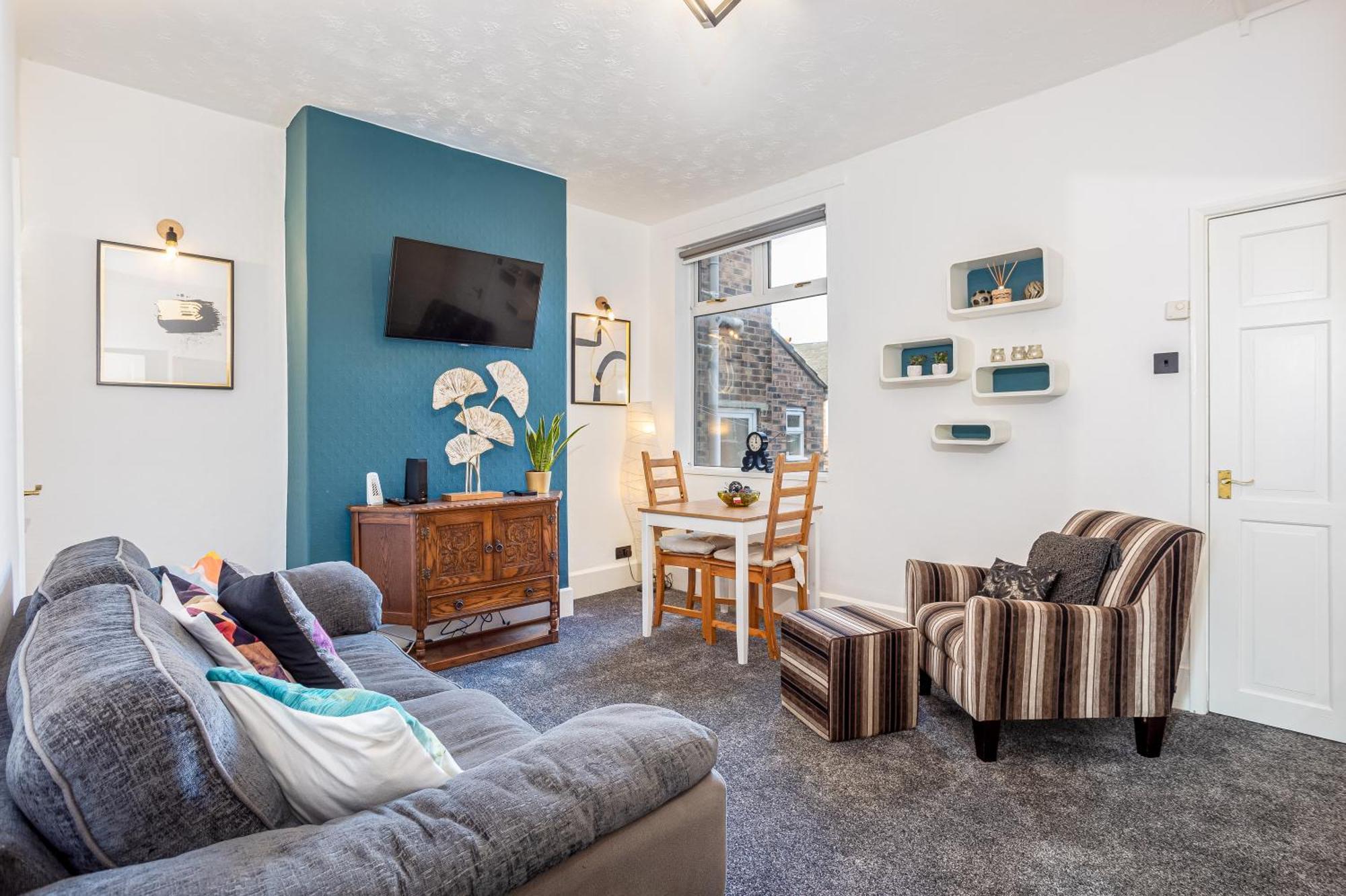 Coronation House By Yourstays - 3 Bedroom House In Newcastle-Under-Lyme Stoke-on-Trent Экстерьер фото