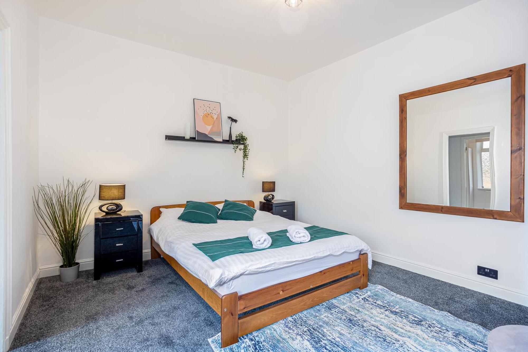 Coronation House By Yourstays - 3 Bedroom House In Newcastle-Under-Lyme Stoke-on-Trent Экстерьер фото