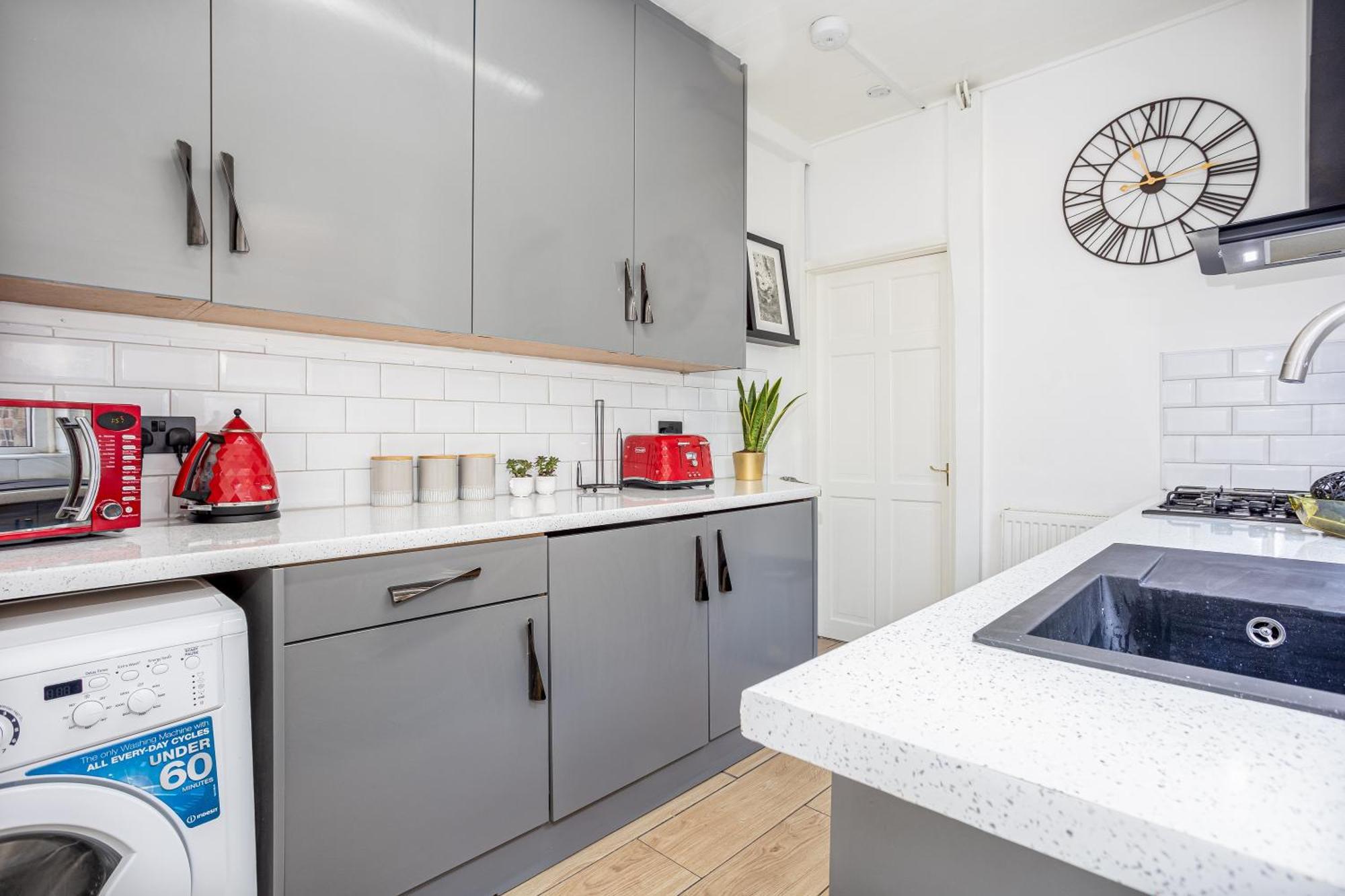 Coronation House By Yourstays - 3 Bedroom House In Newcastle-Under-Lyme Stoke-on-Trent Экстерьер фото