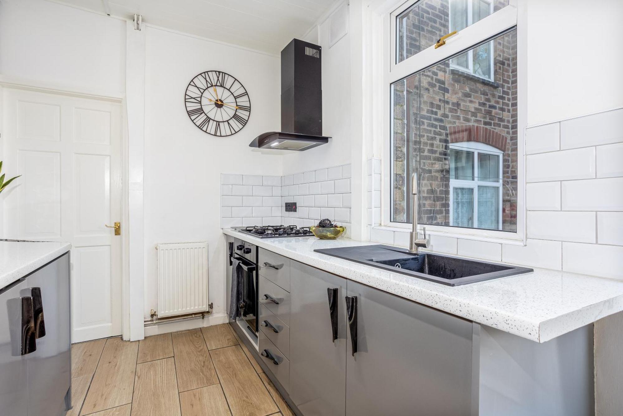 Coronation House By Yourstays - 3 Bedroom House In Newcastle-Under-Lyme Stoke-on-Trent Экстерьер фото