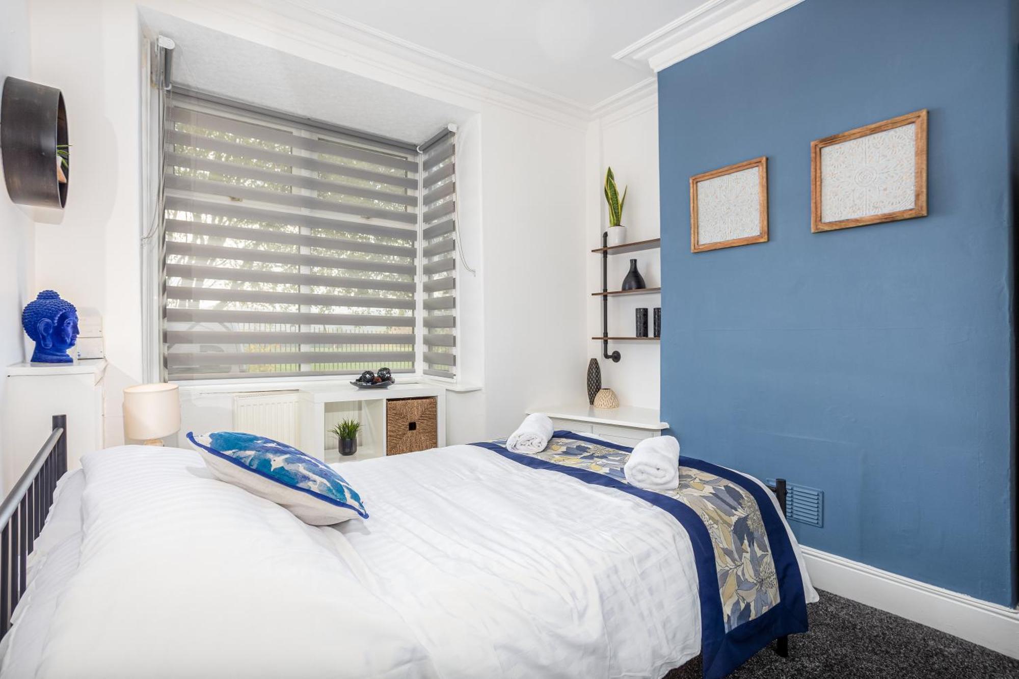Coronation House By Yourstays - 3 Bedroom House In Newcastle-Under-Lyme Stoke-on-Trent Экстерьер фото